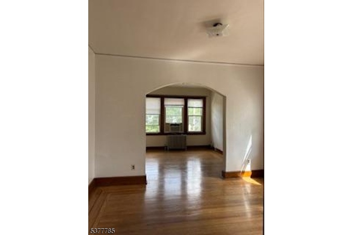 2L Dining room view to LR