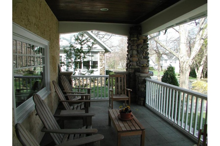 FULL FRONT PORCH