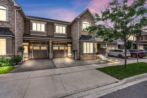 Stunning Luxury 4 Bedroom Townhome in Prime North Oakville !