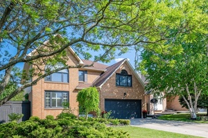 Welcome this beautifully updated 5 bed, 5 Bath home in excellent Meadowlands location, close to all amenities, Top rated schools, parks amp ; easy highway access !