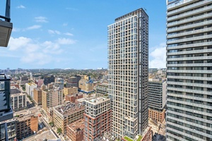Noir Condo In The Heart Of Entertainment District, Close To Financial District, And The Well !