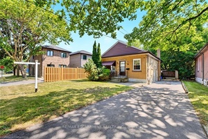 Walk to McMaster University !