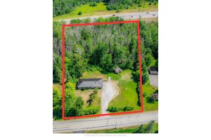Welcome to 2149 2nd Concession, Augusta, a 3 1 bedroom bungalow offering space, privacy, and convenience.
