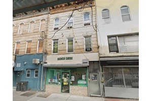 Zoning R6B. Up to 3 Dwelling Residential.