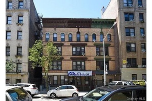 Great investment ! Excellent Manhattan location that gives you access to cross Bronx Expressway leading to the George Washington Bridges.