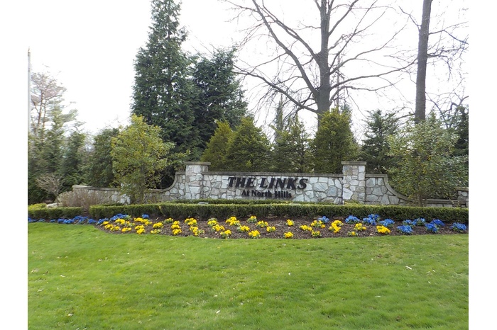 The Links, gated community