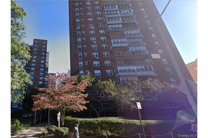 View of apartment building / complex