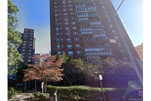 Spacious 2Br 1Ba Coop with Balcony in Downtown Flushing, approx.
