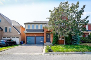 Welcome to this Elegant and Contemporary Residence In The prestigious Jefferson Community, Your Future Dream Home !