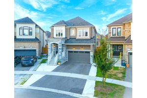 Experience luxury living in this stunning 5 bedroom, 4 bathroom home by Great Gulf, situated in one of Bramptons most sought after neighborhoods.