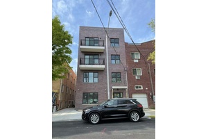 Modern 8 Unit Apartment Building in Prime Flushing Location Built in 2022 Discover this newly built 2020 8 unit apartment building in the heart of Fresh Meadows, offering a prime ...