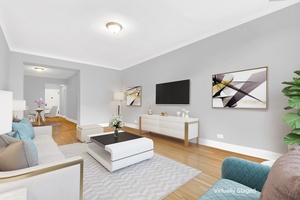 Top Floor, Fully Renovated True Two Bedroom with Bridge Views amp ; Exceptional Privacy Located in a classic pre war elevator building on Shore Road, this top floor home offers ...