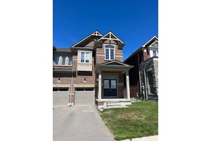 Beautiful 2 Storey End Unit Townhouse with over 2, 000 sq.