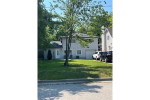 LEASE THIS CHARMING 3 BEDROOM, 1 BATHROOM HOME AT 1965 JAMES STREET W.