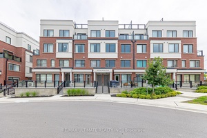 Beautiful Townhome In The Heart Of Aurora.
