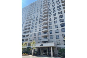 Welcome to this bright amp ; spacious 1 bedroom Tridel built penthouse unit with parking amp ; locker in unbeatable location in Pickering.