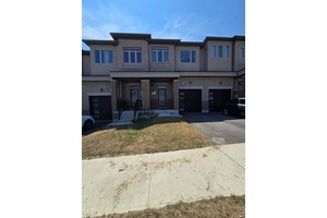 Stunning 2 Story 3 Bedrooms Freehold Townhouse Located In the Desirable Community of Oshawa.