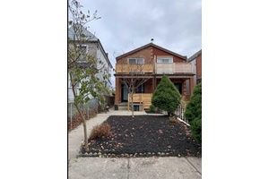 Beautiful 2 Bedroom, 2 Storey Home In Prime Little Italy !