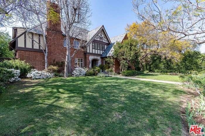 Impressive curb appeal