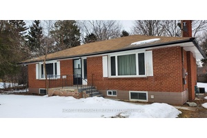 Bright Spacious 3 Bedroom Detached House For Rent In Pickering Near Kingston And Rougemont 5 Mins To Hwy 401 And Go Station, Large Backyard amp ; Big Kitchen, Large Car ...