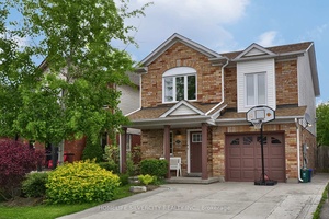 Welcome to 115 Flockhart Rd A Beautiful Family Home in a Prime Cambridge Location !