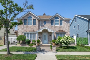 This Beautiful Colonial Has Timeless Sophistication In Rockwood Park Section Of Howard Beach.