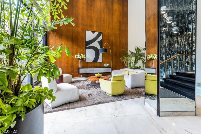 Lobby/lounge