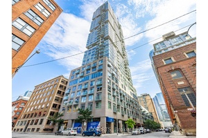 Fully Furnished 1 Bedroom Condo in Downtown Toronto !