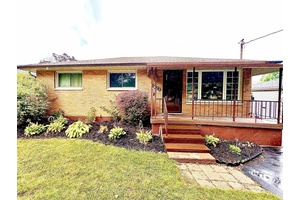 1590 Dixie Street, London ON 530, 0003 1 Beds 2 Baths Pool Walk to FanshawePerfect for families or investors !