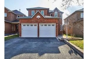 For lease a beautiful 3 bedroom, 3 bathroom home located in the highly desirable Whitby Meadows community.