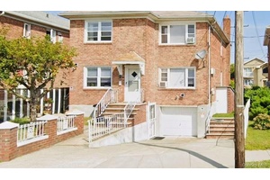 Well maintained full brick home located in the desirable and peaceful neighborhood of Whitestone.
