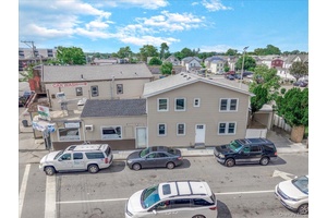 Prime MIXED USE Property in Hicksville Income Generating Opportunity for Sale currently VACANT STOREFRONT WITH GRANDFATHERED KITCHEN Inquire for storefront rental Located minutes from the Hicksville LIRR, Broadway Mall, shopping, ...