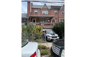 One family home set on the quiet residential area, there are 3 floors up the ground, R4 zoning, each floor about 874 Square feet, used as mother amp ; daughter ...
