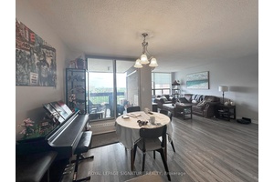 Beautifully renovated and move in ready 2 bedroom, 2 bath condo in a quiet building just 10 minutes from Square One.