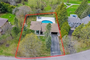 A large, rare and expansive 114 ft by 149 ft lot backing onto a tranquil RAVINE Welcome to this stunning detached home.