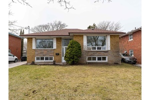 Welcome To 20 Perivale Crescent Main Level, Scarborough !