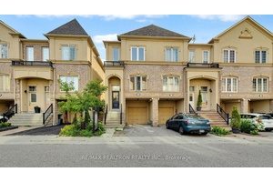 Stunning Freehold Townhouse In Sought After Bay Ridges Community Of Pickering !