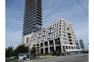 Luxury Living In One Of Toronto's Prime Waterfront Neighborhood !