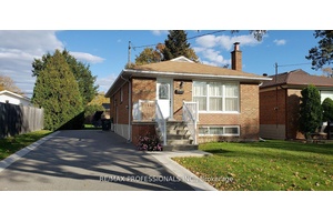 Clean 3 bedroom Bungalow Located in Family Oriented Eringate Centennial Park Updated Kitchen amp ; Baths.