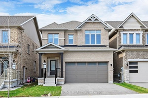 Elegant All Brick Residence on Premium 33' Lot !