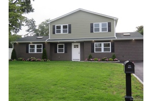 This Mother amp ; Daughter Expanded Ranch, Is totally renovated from top to bottom.