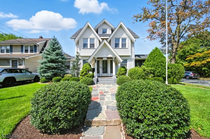 GORGEOUS COLONIAL!