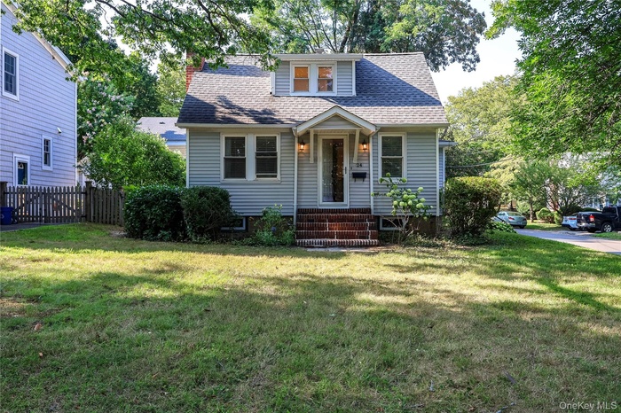 Front view of home showing roof