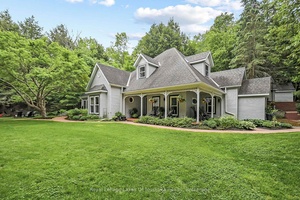 EXCEPTIONAL IN TOWN, WATERFRONT PACKAGE Yr Rd Waterfront Home on the Muskoka River189' Frontage 0.