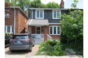 Very Comfortable amp ; Spacious 2 Bedroom Second Floor Suite 1 Block From Yonge amp ; Lawrence Subway !