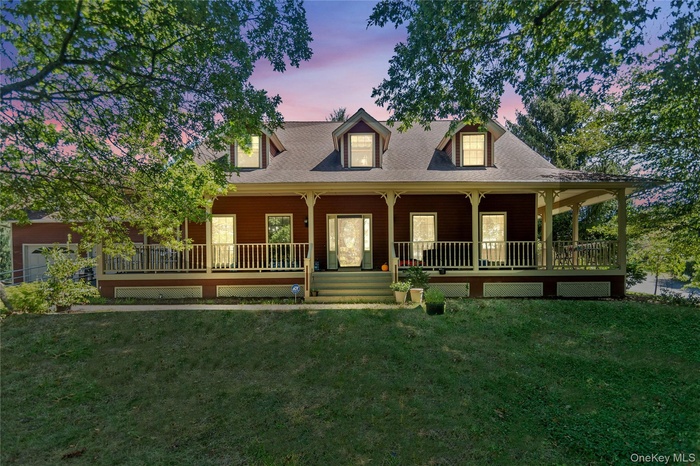 Front view of property