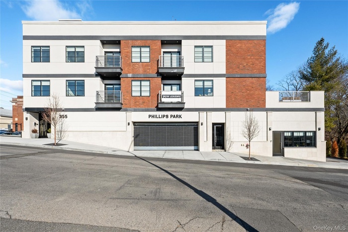 View of apartment building / complex