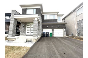 Beautiful open concept, spacious and luxurious 4 bedroom with 3.