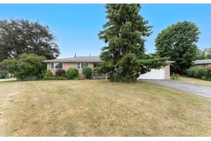 Spectacular Bayview Village bungalow on a premium 78 x 126 lot, nestled on a quiet court with no through traffic a rare find with endless possibilities !