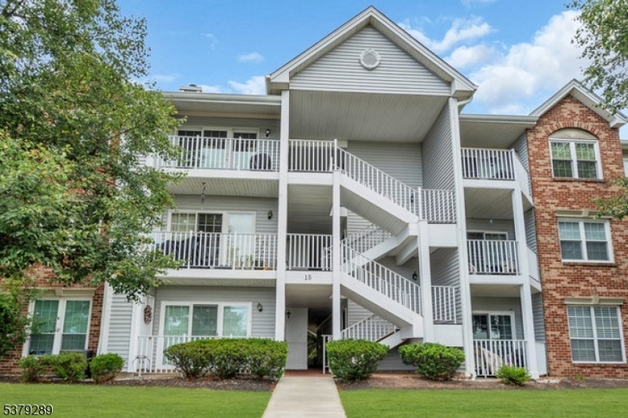 2nd FLOOR CONDO